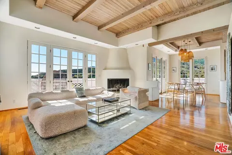 Living - 2915 Valmere Dr, Malibu, CA 90265 photo 1 of 6