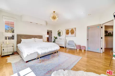 Bedroom - 2915 Valmere Dr, Malibu, CA 90265 photo 2 of 13