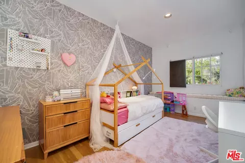 Bedroom - 2915 Valmere Dr, Malibu, CA 90265 photo 8 of 13