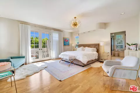 Bedroom - 2915 Valmere Dr, Malibu, CA 90265 photo 3 of 13