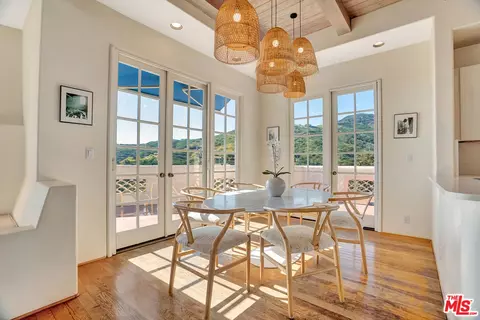 Dining - 2915 Valmere Dr, Malibu, CA 90265 photo 1 of 2