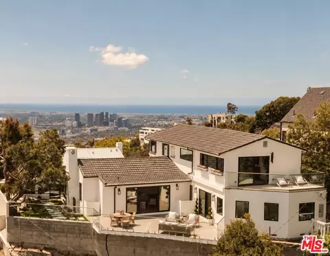 8921 Appian Way, Los Angeles, CA 90046