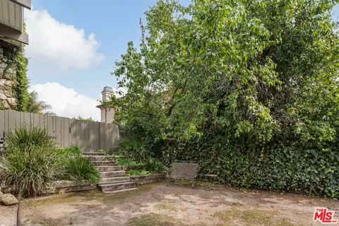 2320 Westridge Rd, Los Angeles, CA 90049