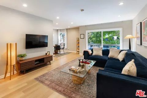 1262 S Barrington Ave #102, Los Angeles, CA 90025
