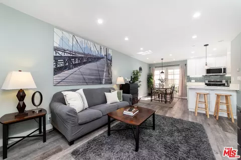 1145 Larrabee St #6, West Hollywood, CA 90069
