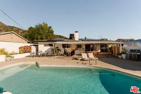 Exterior - 10879 Hillhaven Ave, Tujunga, CA 91042 photo 5 of 15