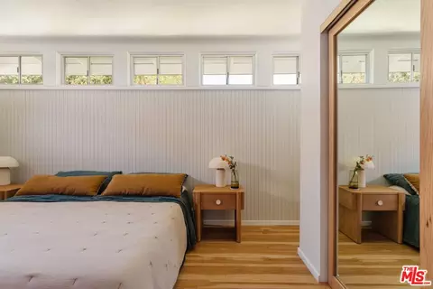 Bedroom - 10879 Hillhaven Ave, Tujunga, CA 91042 photo 2 of 5