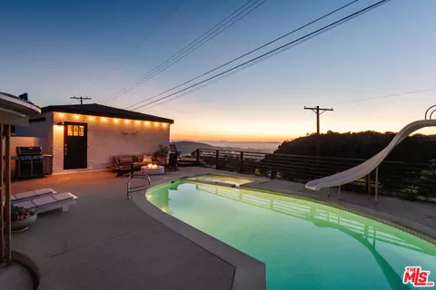 Exterior - 10879 Hillhaven Ave, Tujunga, CA 91042 photo 3 of 15