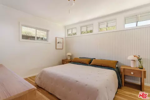 Bedroom - 10879 Hillhaven Ave, Tujunga, CA 91042 photo 1 of 5