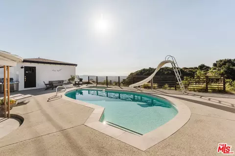 Exterior - 10879 Hillhaven Ave, Tujunga, CA 91042 photo 6 of 15