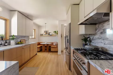 Kitchen - 10879 Hillhaven Ave, Tujunga, CA 91042 photo 1 of 3