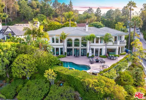 12145 Summit Ct, Beverly Hills, CA 90210