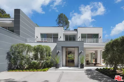 9011 Alto Cedro Dr, Beverly Hills, CA 90210
