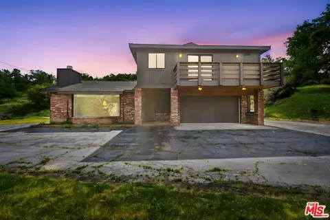 27961 Preakness Dr, Tehachapi, CA 93561