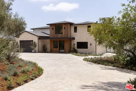 29924 Harvester Rd, Malibu, CA 90265