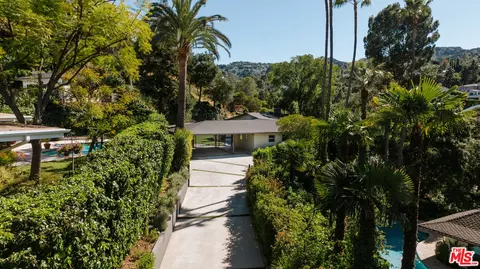 16666 Oldham St, Encino, CA 91436