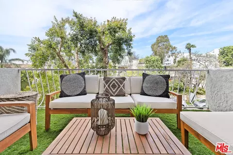 11918 Kiowa Ave #201, Los Angeles, CA 90049