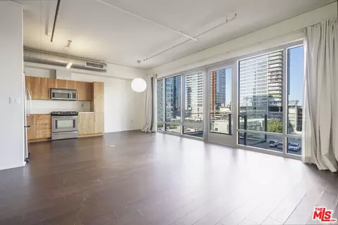 1100 S Hope St #914, Los Angeles, CA 90015