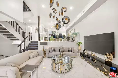 5305 White Oak Ave #F, Encino, CA 91316