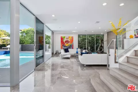 1250 Angelo Dr, Beverly Hills, CA 90210