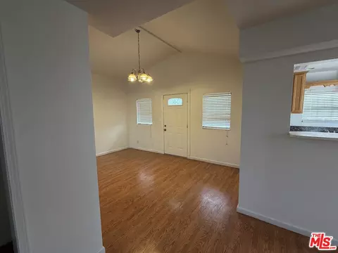 205 W Poplar St, Compton, CA 90220 photo 3