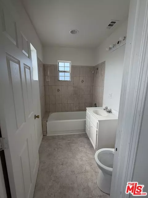 205 W Poplar St, Compton, CA 90220 photo 9