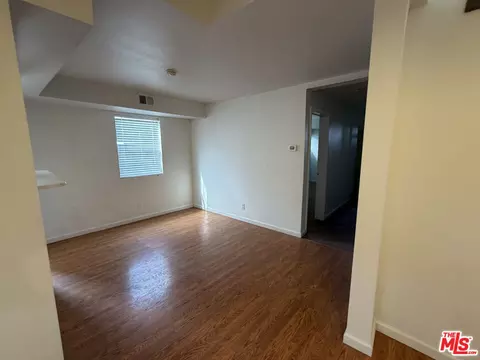 205 W Poplar St, Compton, CA 90220 photo 4