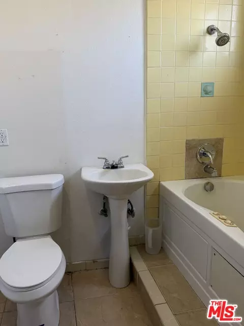 205 W Poplar St, Compton, CA 90220 photo 12