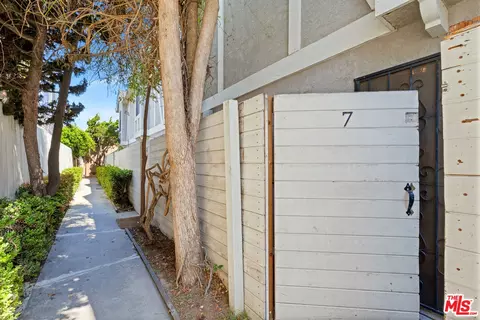 2519 Kansas Ave #107, Santa Monica, CA 90404