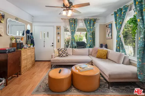4354 Prospect Ave, Los Angeles, CA 90027
