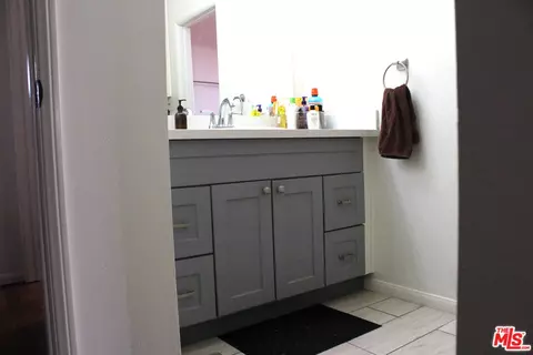 Bath - Undisclosed, El Segundo, CA 90245 photo 3 of 6