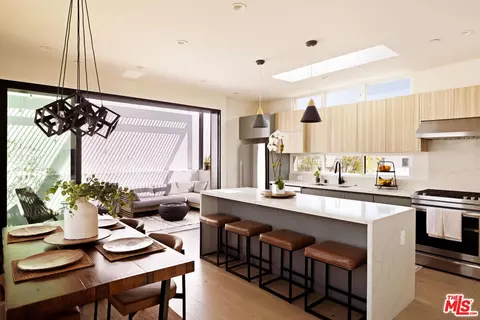 836 N Mccadden Pl, Los Angeles, CA 90038