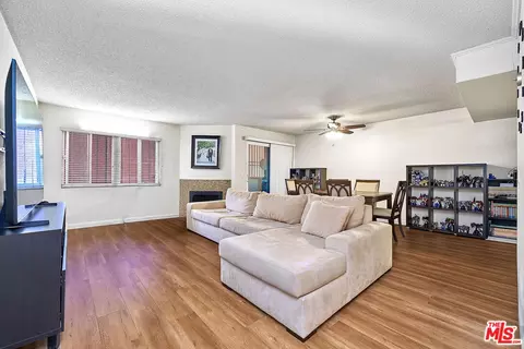 631 S Kenmore Ave #106, Los Angeles, CA 90005