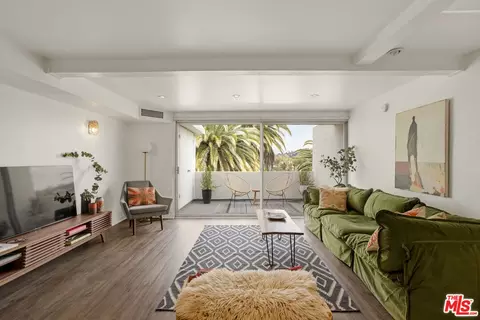 1701 Clinton St #325, Los Angeles, CA 90026