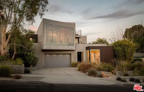 3218 Maplewood Ave, Los Angeles, CA 90066