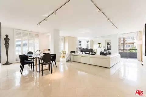 121 S Palm Dr #401, Beverly Hills, CA 90212