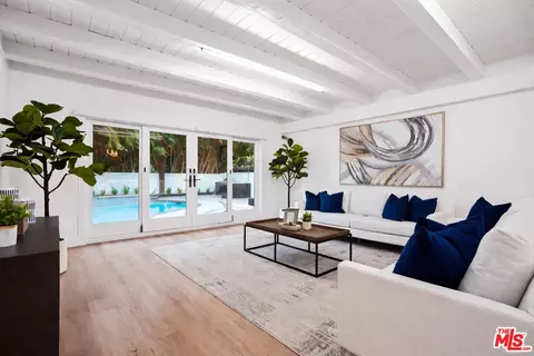 5439 Gentry Ave, Valley Village, CA 91607
