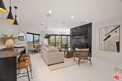 7141 Woodrow Wilson Dr, Los Angeles, CA 90068