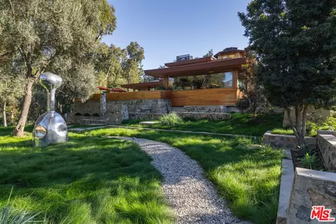 126 Summit Rd, La Verne, CA 91750