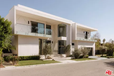 2180 Stradella Rd, Los Angeles, CA 90077