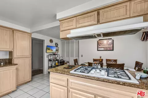 Kitchen - 664 Elsmere Dr, Carson, CA 90746 photo 4 of 4