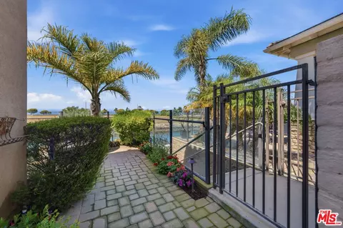 Exterior - 4061 Adriatic St, Oxnard, CA 93035 photo 5 of 5