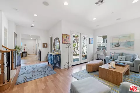 Entry Way - 4061 Adriatic St, Oxnard, CA 93035 photo 1 of 3