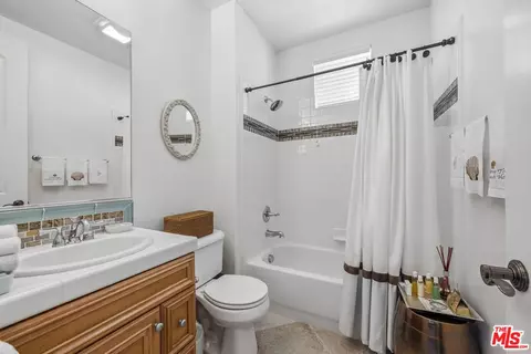 Bath - 4061 Adriatic St, Oxnard, CA 93035 photo 1 of 5