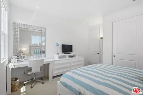 Bedroom - 4061 Adriatic St, Oxnard, CA 93035 photo 6 of 8
