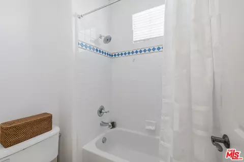 Bath - 4061 Adriatic St, Oxnard, CA 93035 photo 5 of 5