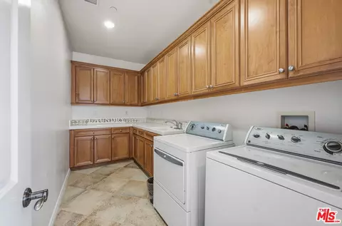 Other - 4061 Adriatic St, Oxnard, CA 93035 photo 9 of 12