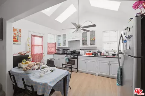 Kitchen - 201 Eagle St, Long Beach, CA 90806 photo 1 of 2