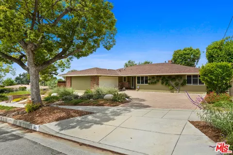1405 Riviera Dr, Pasadena, CA 91107