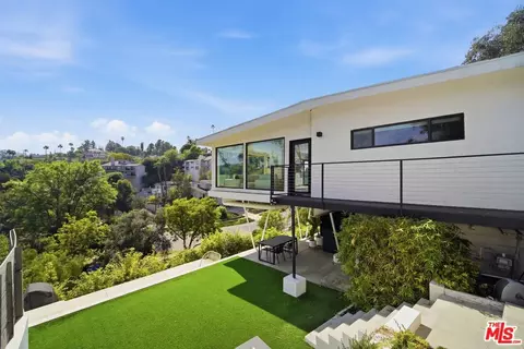 21520 Marchena St, Woodland Hills, CA 91364